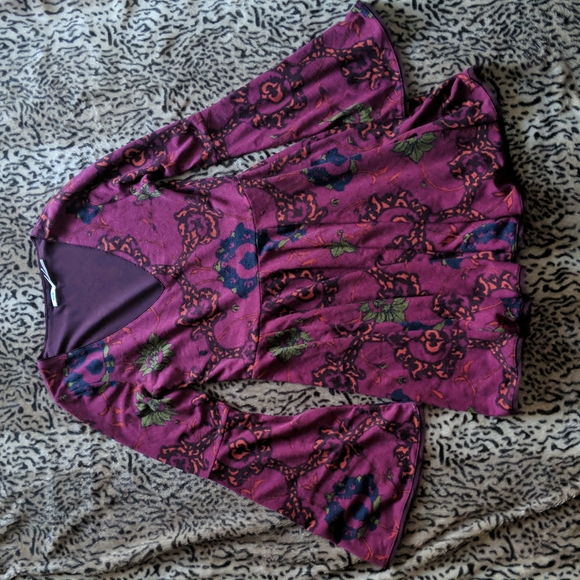 Floral vneck dress - Picture 2 of 5